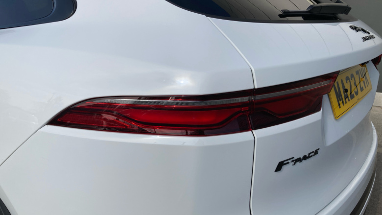 Jaguar F-Pace 2.0 D200 R-Dynamic Black 5dr Auto AWD Diesel Estate